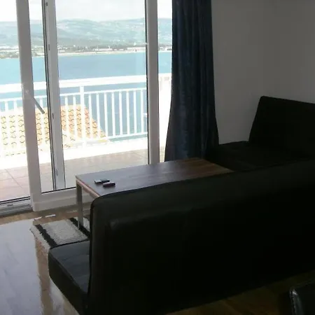 Im 2 Stock Mit Balkon Und Meerblick Apartment *