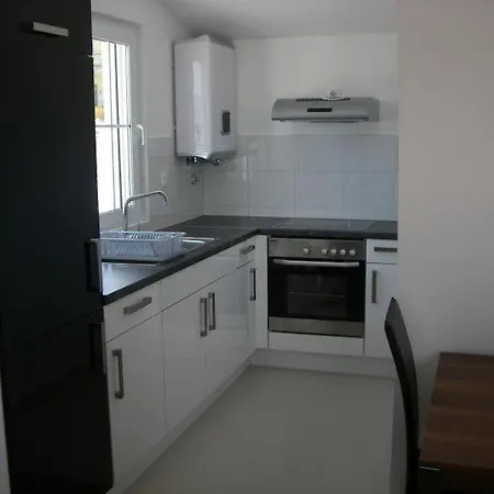 Im 2 Stock Mit Balkon Und Meerblick Apartment *